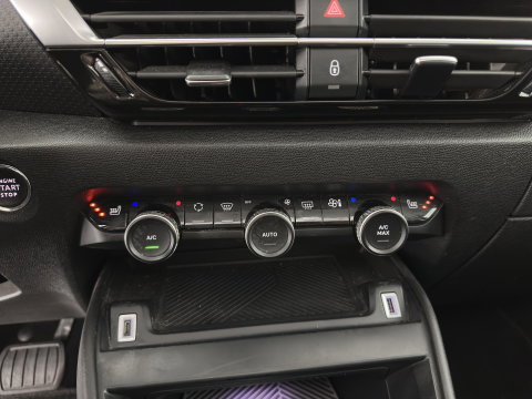 Citroën C4 1.2 Puretech Shine (INCL-BTW) *PANO | HEAD-UP | LEATHER | FULL-LED | ADAPTIVE-CRUISE |  DIGI-COCKPIT | BLINDSPOT | SHIFT-PADDLES | HEATED-COMFORTSEATS | ECC | LANE-ASSIST | KEYLESS | PDC | CRUISE | DAB  | 18''A