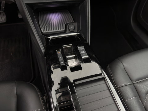 Citroën C4 1.2 Puretech Shine (INCL-BTW) *PANO | HEAD-UP | LEATHER | FULL-LED | ADAPTIVE-CRUISE |  DIGI-COCKPIT | BLINDSPOT | SHIFT-PADDLES | HEATED-COMFORTSEATS | ECC | LANE-ASSIST | KEYLESS | PDC | CRUISE | DAB  | 18''A