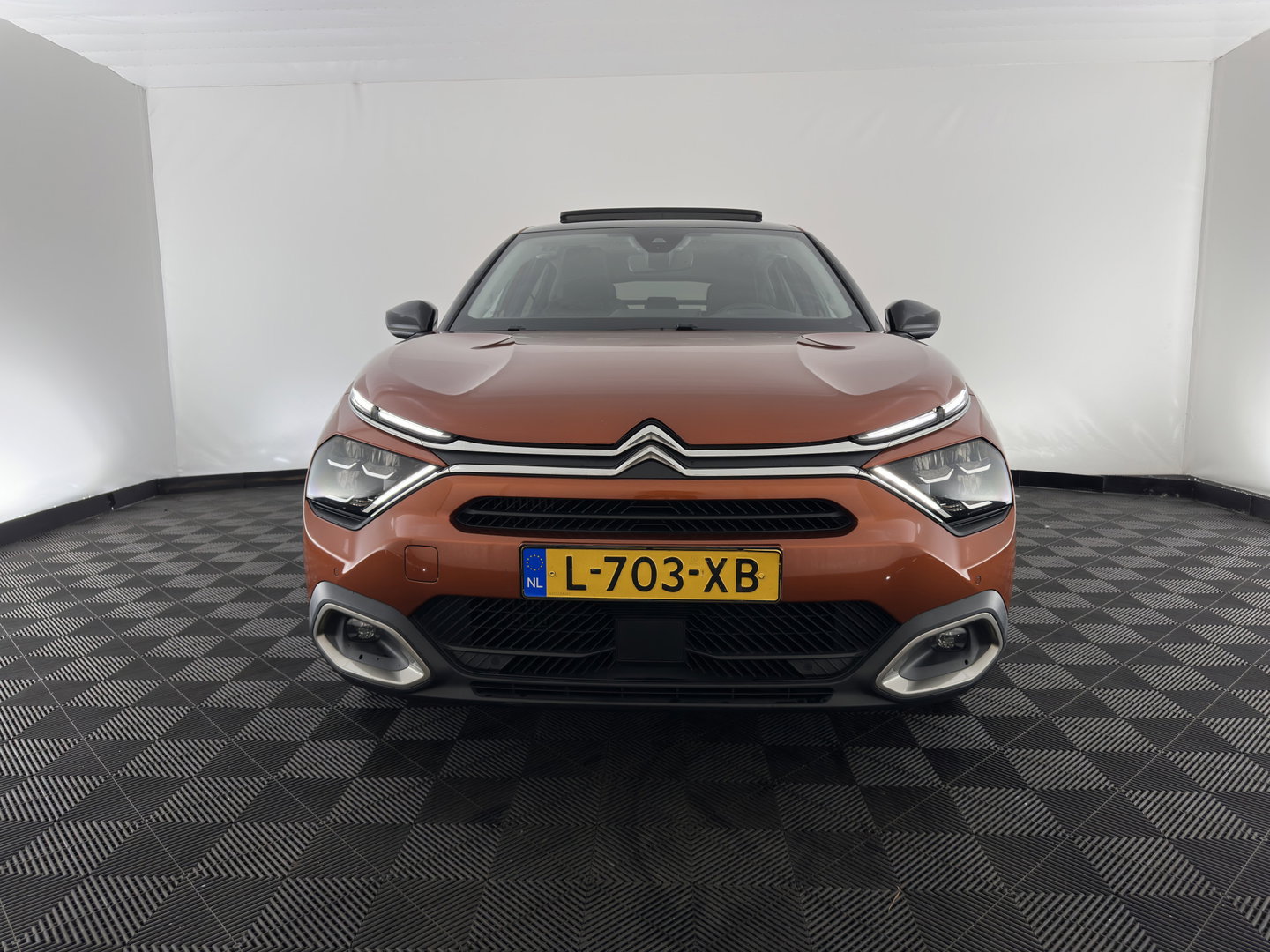 Citroën C4 1.2 Puretech Shine (INCL-BTW) *PANO | HEAD-UP | LEATHER | FULL-LED | ADAPTIVE-CRUISE |  DIGI-COCKPIT | BLINDSPOT | SHIFT-PADDLES | HEATED-COMFORTSEATS | ECC | LANE-ASSIST | KEYLESS | PDC | CRUISE | DAB  | 18''A