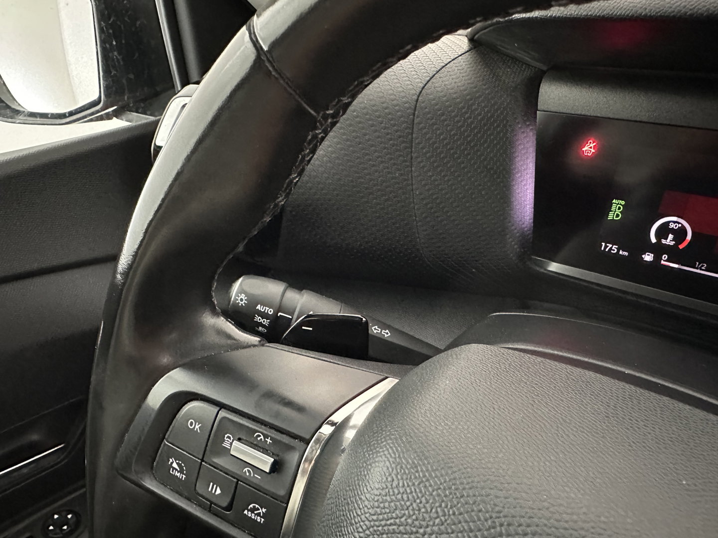 Citroën C4 1.2 Puretech Shine (INCL-BTW) *PANO | HEAD-UP | LEATHER | FULL-LED | ADAPTIVE-CRUISE |  DIGI-COCKPIT | BLINDSPOT | SHIFT-PADDLES | HEATED-COMFORTSEATS | ECC | LANE-ASSIST | KEYLESS | PDC | CRUISE | DAB  | 18''A