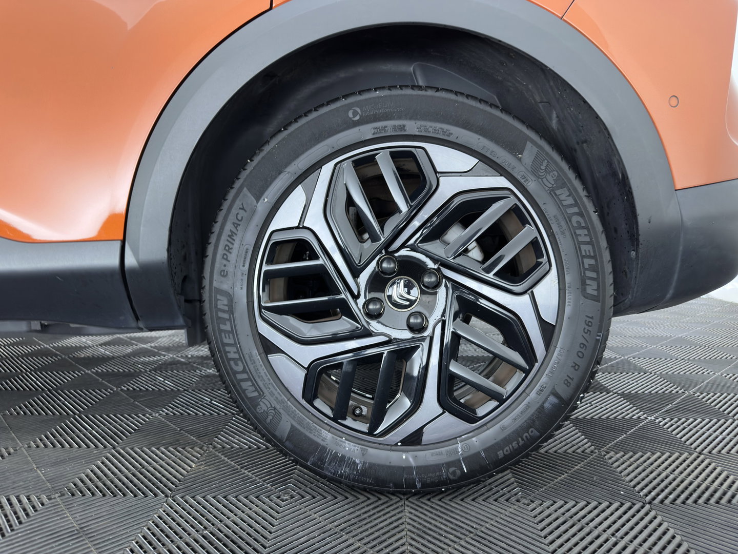 Citroën C4 1.2 Puretech Shine (INCL-BTW) *PANO | HEAD-UP | LEATHER | FULL-LED | ADAPTIVE-CRUISE |  DIGI-COCKPIT | BLINDSPOT | SHIFT-PADDLES | HEATED-COMFORTSEATS | ECC | LANE-ASSIST | KEYLESS | PDC | CRUISE | DAB  | 18''A