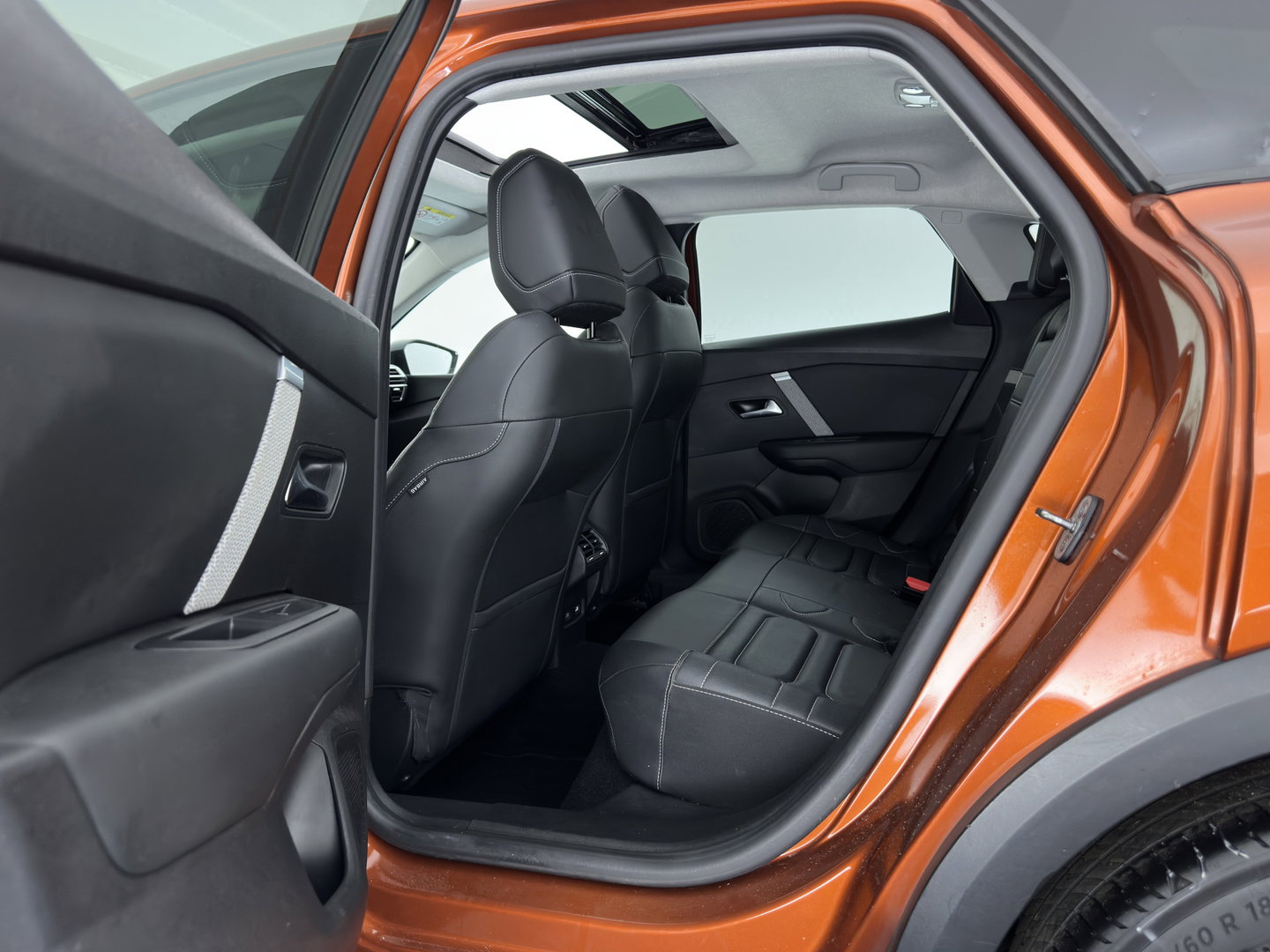 Citroën C4 1.2 Puretech Shine (INCL-BTW) *PANO | HEAD-UP | LEATHER | FULL-LED | ADAPTIVE-CRUISE |  DIGI-COCKPIT | BLINDSPOT | SHIFT-PADDLES | HEATED-COMFORTSEATS | ECC | LANE-ASSIST | KEYLESS | PDC | CRUISE | DAB  | 18''A