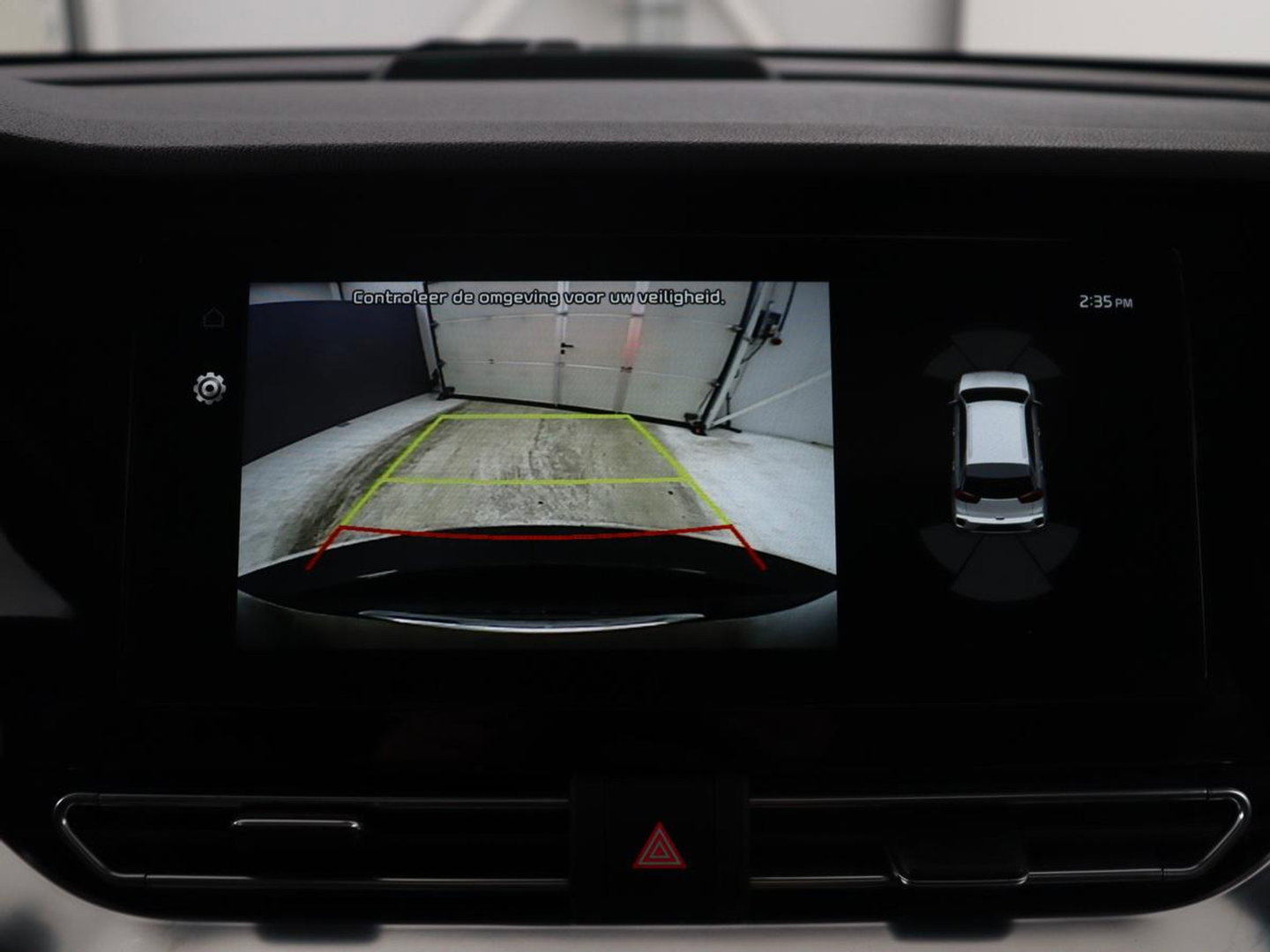 Kia e-Niro DynamicPlusLine 64 kWh | SOH 95,4% | Panoramadak | Half leder | Adaptive cruise | Stuur/stoel verwarming | Navigatie | Carplay | Camera | Park assist | Climate control