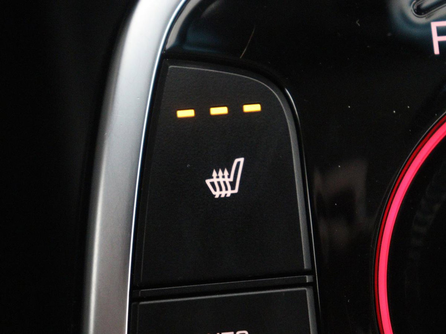Kia e-Niro DynamicPlusLine 64 kWh | SOH 95,4% | Panoramadak | Half leder | Adaptive cruise | Stuur/stoel verwarming | Navigatie | Carplay | Camera | Park assist | Climate control