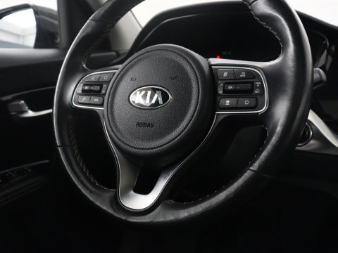 Kia e-Niro DynamicPlusLine 64 kWh | SOH 95,4% | Panoramadak | Half leder | Adaptive cruise | Stuur/stoel verwarming | Navigatie | Carplay | Camera | Park assist | Climate control