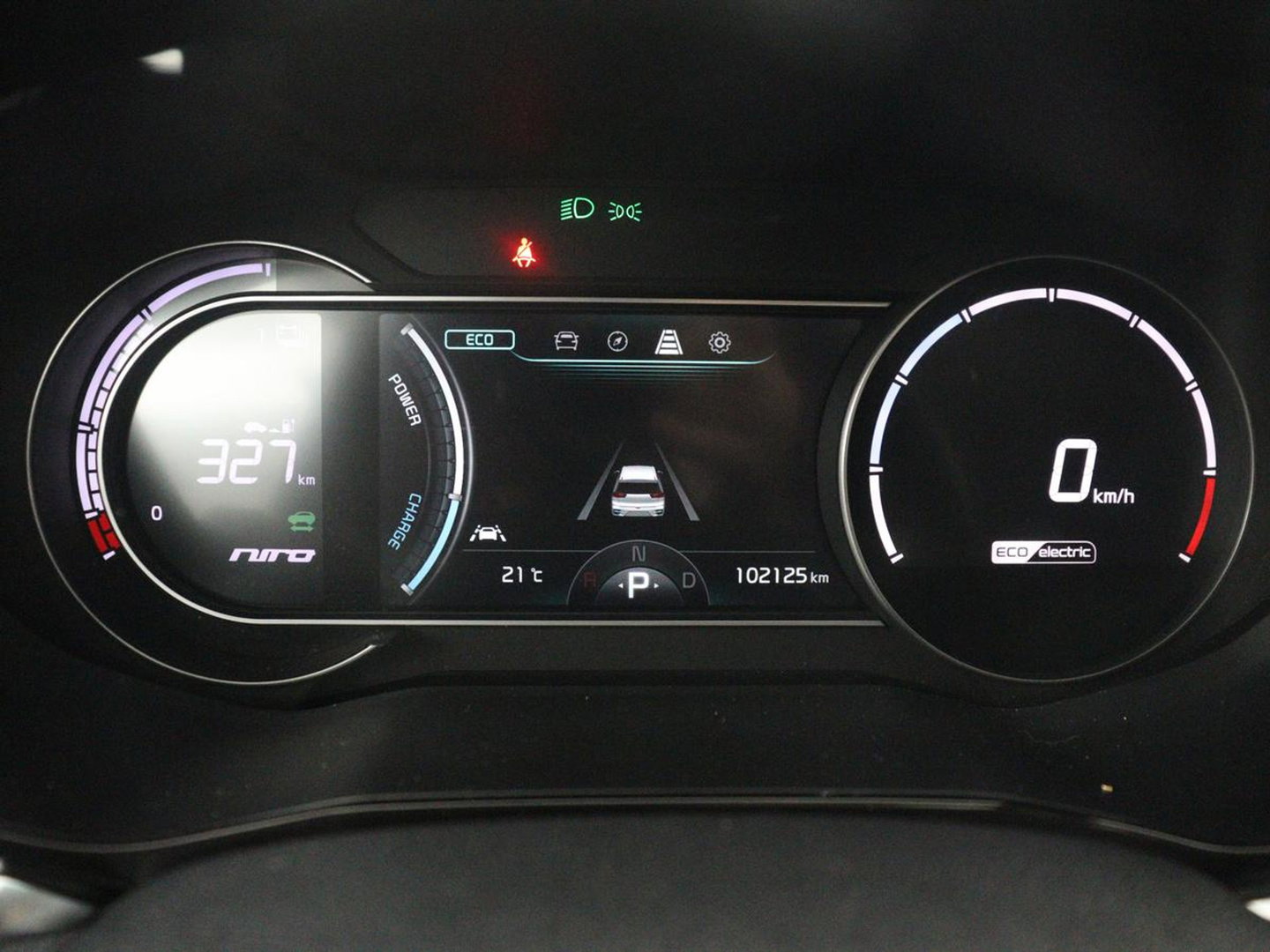 Kia e-Niro DynamicPlusLine 64 kWh | SOH 95,4% | Panoramadak | Half leder | Adaptive cruise | Stuur/stoel verwarming | Navigatie | Carplay | Camera | Park assist | Climate control