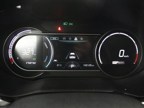 Kia e-Niro DynamicPlusLine 64 kWh | SOH 95,4% | Panoramadak | Half leder | Adaptive cruise | Stuur/stoel verwarming | Navigatie | Carplay | Camera | Park assist | Climate control