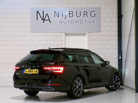 Škoda Superb Combi 1.5 TSI ACT Sportline Business "Origineel NL!" Automaat! Trekhaak Pano RS-stoelen Matrix-LED Camera Virtual DAB