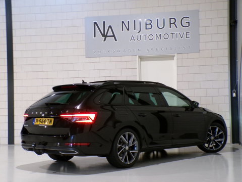 Škoda Superb Combi 1.5 TSI ACT Sportline Business "Origineel NL!" Automaat! Trekhaak Pano RS-stoelen Matrix-LED Camera Virtual DAB