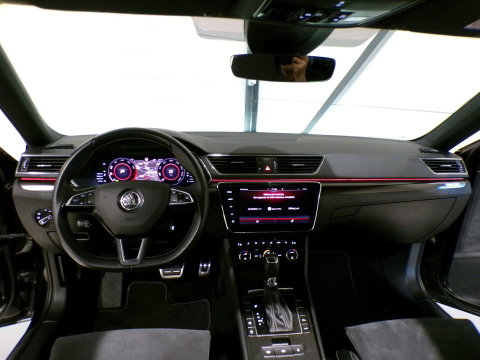 Škoda Superb Combi 1.5 TSI ACT Sportline Business "Origineel NL!" Automaat! Trekhaak Pano RS-stoelen Matrix-LED Camera Virtual DAB