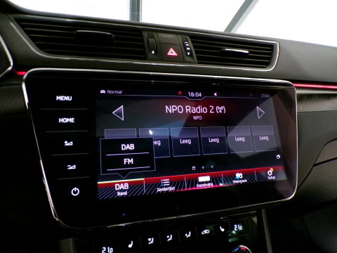 Škoda Superb Combi 1.5 TSI ACT Sportline Business "Origineel NL!" Automaat! Trekhaak Pano RS-stoelen Matrix-LED Camera Virtual DAB