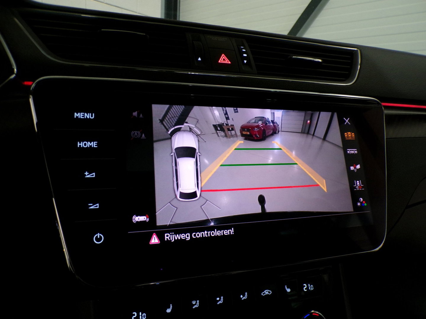 Škoda Superb Combi 1.5 TSI ACT Sportline Business "Origineel NL!" Automaat! Trekhaak Pano RS-stoelen Matrix-LED Camera Virtual DAB