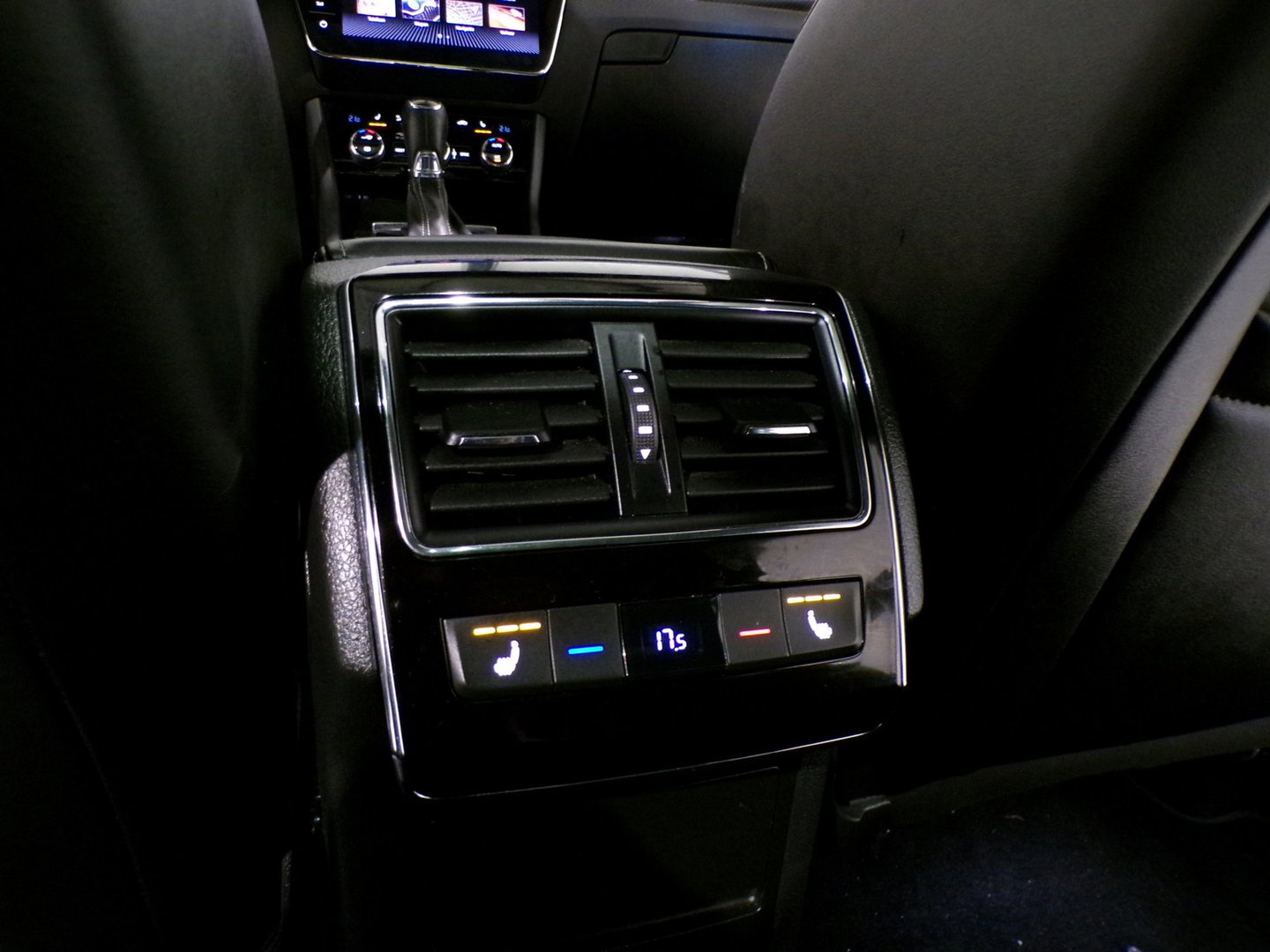 Škoda Superb Combi 1.5 TSI ACT Sportline Business "Origineel NL!" Automaat! Trekhaak Pano RS-stoelen Matrix-LED Camera Virtual DAB