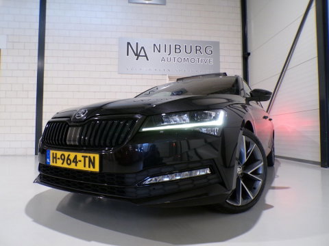 Škoda Superb Combi 1.5 TSI ACT Sportline Business "Origineel NL!" Automaat! Trekhaak Pano RS-stoelen Matrix-LED Camera Virtual DAB