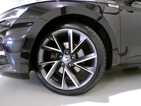 Škoda Superb Combi 1.5 TSI ACT Sportline Business "Origineel NL!" Automaat! Trekhaak Pano RS-stoelen Matrix-LED Camera Virtual DAB