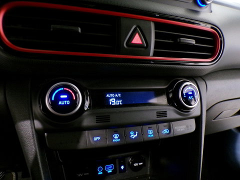 Hyundai KONA 1.0T Premium Apple-Carplay / Android-Auto Camera Parkeersensoren Keyless Sport-stoelen Cruise Navigatie Bluetooth