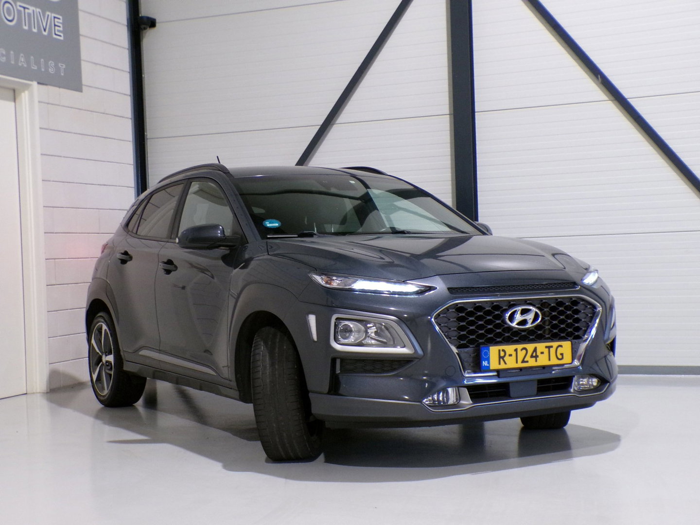 Hyundai KONA 1.0T Premium Apple-Carplay / Android-Auto Camera Parkeersensoren Keyless Sport-stoelen Cruise Navigatie Bluetooth