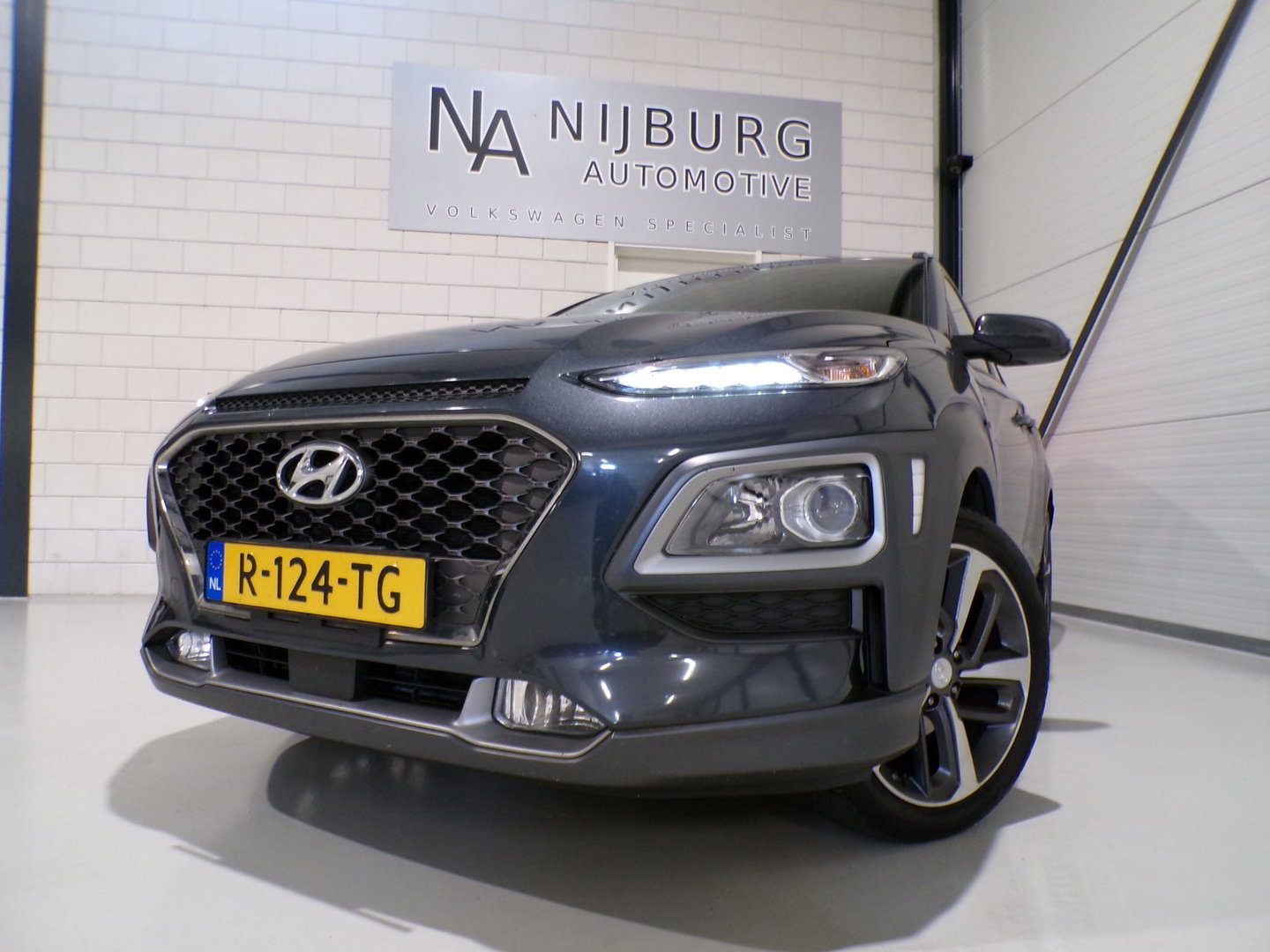 Hyundai KONA 1.0T Premium Apple-Carplay / Android-Auto Camera Parkeersensoren Keyless Sport-stoelen Cruise Navigatie Bluetooth
