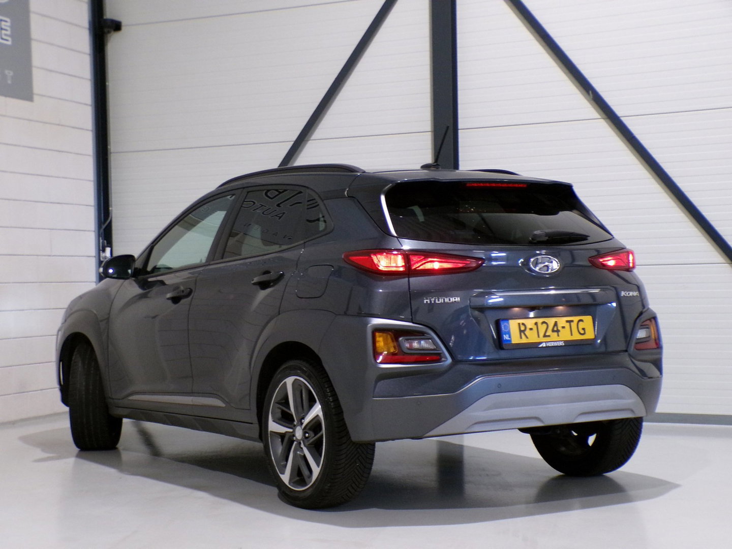 Hyundai KONA 1.0T Premium Apple-Carplay / Android-Auto Camera Parkeersensoren Keyless Sport-stoelen Cruise Navigatie Bluetooth