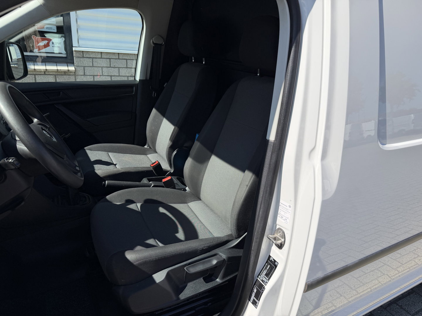 Volkswagen Caddy 2.0 TDI L2H1 BMT Maxi / vaste prijs rijklaar € 14.950 ex btw / lease vanaf € 252 / euro 6 / bpm vrij / Flexmo ingerichte laadruimte / pdc achter / airco / cruise