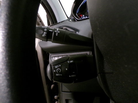 Peugeot 208 1.4 VTi 95PK Envy "Origineel NL!" Trekhaak Parkeersensoren Navigatie Bluetooth Cruise Climatronic Sport-stoelen Airco