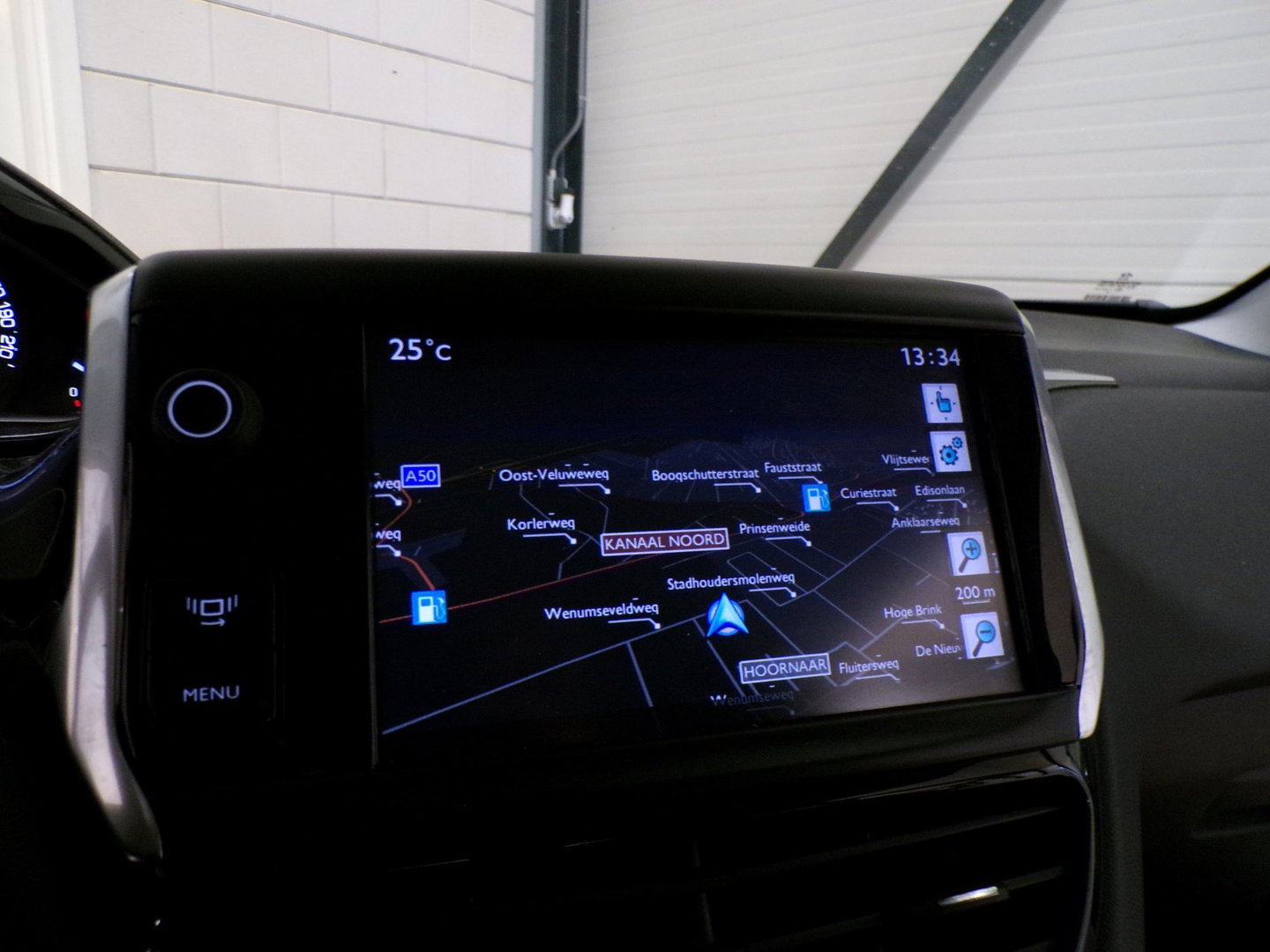 Peugeot 208 1.4 VTi 95PK Envy "Origineel NL!" Trekhaak Parkeersensoren Navigatie Bluetooth Cruise Climatronic Sport-stoelen Airco