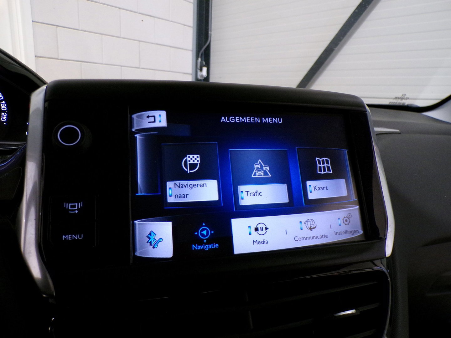 Peugeot 208 1.4 VTi 95PK Envy "Origineel NL!" Trekhaak Parkeersensoren Navigatie Bluetooth Cruise Climatronic Sport-stoelen Airco