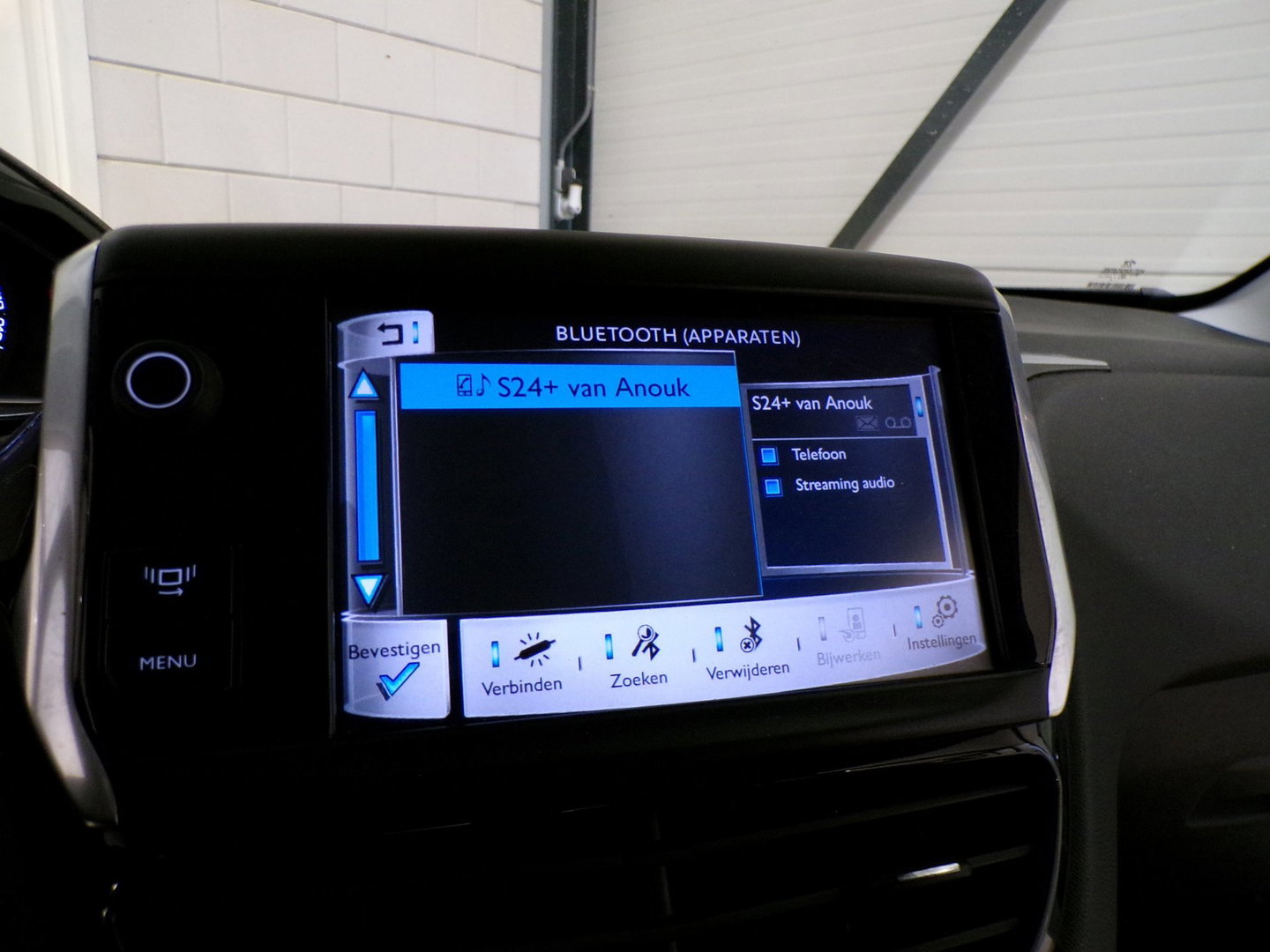 Peugeot 208 1.4 VTi 95PK Envy "Origineel NL!" Trekhaak Parkeersensoren Navigatie Bluetooth Cruise Climatronic Sport-stoelen Airco