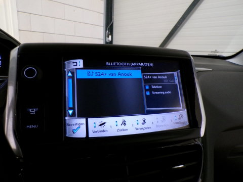 Peugeot 208 1.4 VTi 95PK Envy "Origineel NL!" Trekhaak Parkeersensoren Navigatie Bluetooth Cruise Climatronic Sport-stoelen Airco