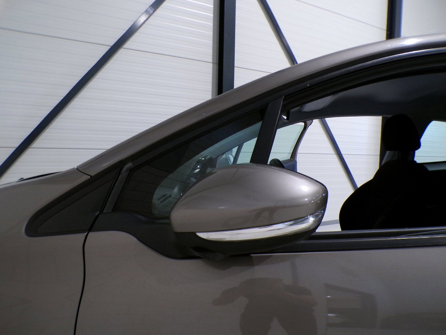 Peugeot 208 1.4 VTi 95PK Envy "Origineel NL!" Trekhaak Parkeersensoren Navigatie Bluetooth Cruise Climatronic Sport-stoelen Airco