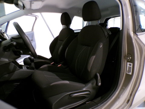 Peugeot 208 1.4 VTi 95PK Envy "Origineel NL!" Trekhaak Parkeersensoren Navigatie Bluetooth Cruise Climatronic Sport-stoelen Airco