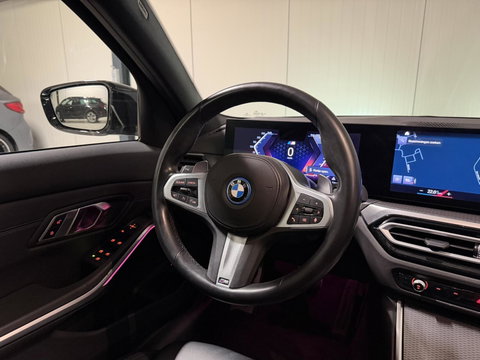 BMW 3 Serie 320e Sedan SOH 98% M-sport Pano Brooklyn Grau