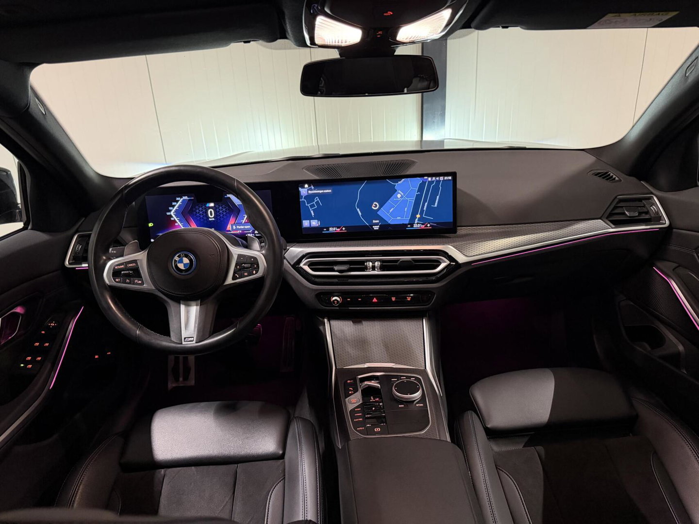 BMW 3 Serie 320e Sedan SOH 98% M-sport Pano Brooklyn Grau
