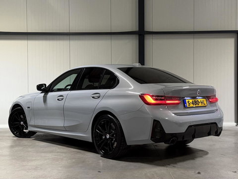 BMW 3 Serie 320e Sedan SOH 98% M-sport Pano Brooklyn Grau