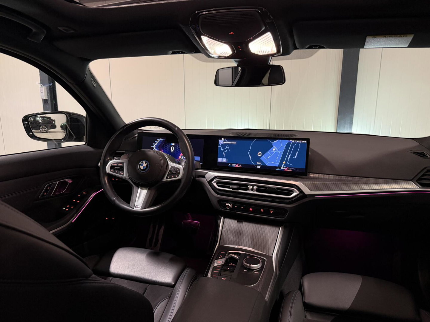 BMW 3 Serie 320e Sedan SOH 98% M-sport Pano Brooklyn Grau
