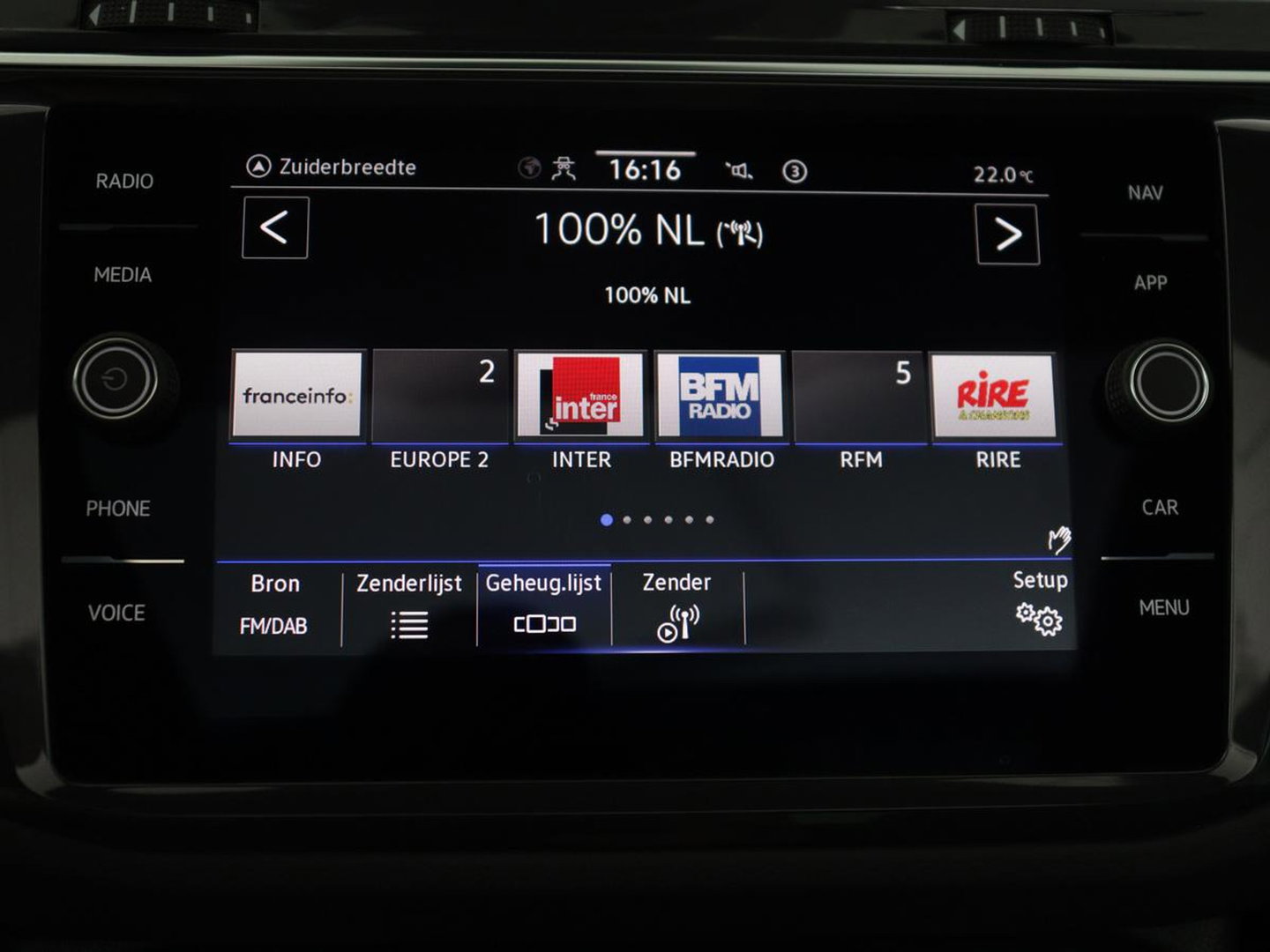 Volkswagen Tiguan 1.5 eHybrid Life Edition | SOH 91,0% | Panoramadak | Memory | Leder | Stuur/stoel verwarming | Adaptive cruise | Sfeerverlichting | 360 camera | Park assist | Carplay | Elektrische achterklep