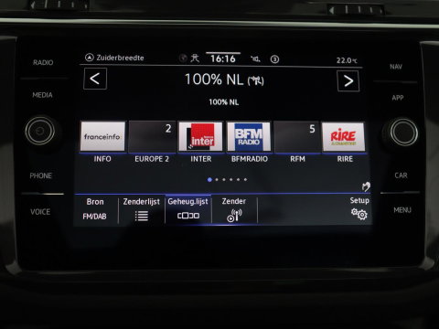Volkswagen Tiguan 1.5 eHybrid Life Edition | SOH 91,0% | Panoramadak | Memory | Leder | Stuur/stoel verwarming | Adaptive cruise | Sfeerverlichting | 360 camera | Park assist | Carplay | Elektrische achterklep