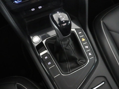 Volkswagen Tiguan 1.5 eHybrid Life Edition | SOH 91,0% | Panoramadak | Memory | Leder | Stuur/stoel verwarming | Adaptive cruise | Sfeerverlichting | 360 camera | Park assist | Carplay | Elektrische achterklep