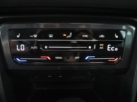 Volkswagen Tiguan 1.5 eHybrid Life Edition | SOH 91,0% | Panoramadak | Memory | Leder | Stuur/stoel verwarming | Adaptive cruise | Sfeerverlichting | 360 camera | Park assist | Carplay | Elektrische achterklep