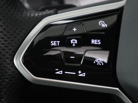 Volkswagen Tiguan 1.5 eHybrid Life Edition | SOH 91,0% | Panoramadak | Memory | Leder | Stuur/stoel verwarming | Adaptive cruise | Sfeerverlichting | 360 camera | Park assist | Carplay | Elektrische achterklep