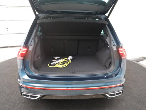 Volkswagen Tiguan 1.5 eHybrid Life Edition | SOH 91,0% | Panoramadak | Memory | Leder | Stuur/stoel verwarming | Adaptive cruise | Sfeerverlichting | 360 camera | Park assist | Carplay | Elektrische achterklep