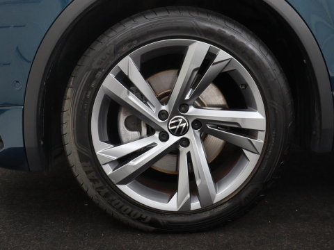 Volkswagen Tiguan 1.5 eHybrid Life Edition | SOH 91,0% | Panoramadak | Memory | Leder | Stuur/stoel verwarming | Adaptive cruise | Sfeerverlichting | 360 camera | Park assist | Carplay | Elektrische achterklep