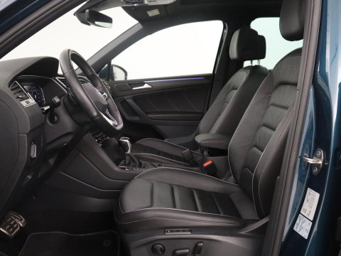 Volkswagen Tiguan 1.5 eHybrid Life Edition | SOH 91,0% | Panoramadak | Memory | Leder | Stuur/stoel verwarming | Adaptive cruise | Sfeerverlichting | 360 camera | Park assist | Carplay | Elektrische achterklep