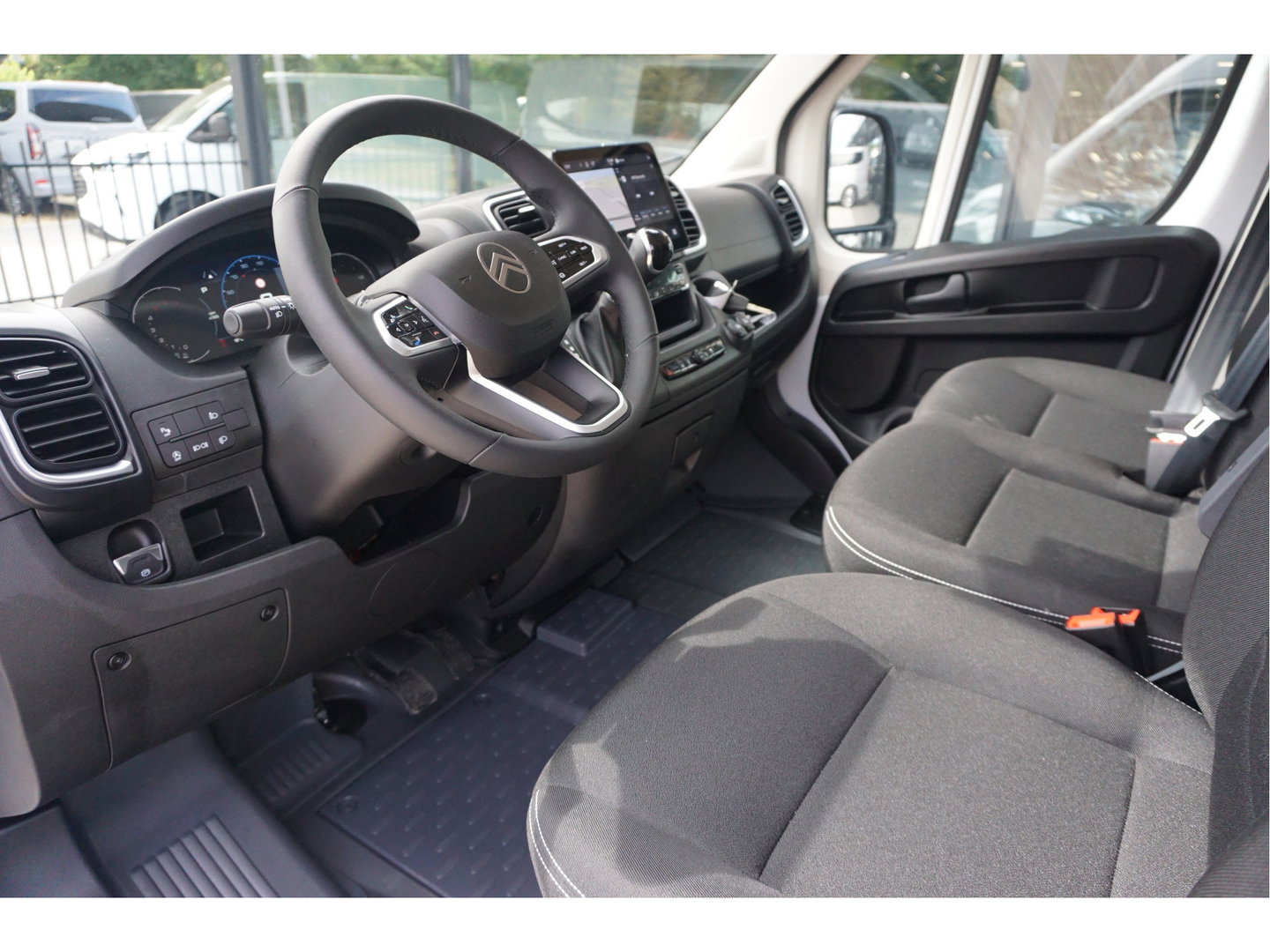 Citroën Jumper 35 2.2 140PK EAT8 Automaat L2H2 BPM VRIJ!! 10" Navi, Clima, Camera, ACC LED, 270º Deur!! NR. J104*