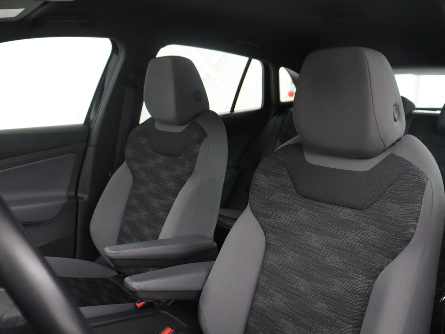Volkswagen ID.4 Pro 77 kWh | SOH 95,4% | Adaptive cruise | Lane assist | Stuur/stoelverwarming | Climate control | Sfeerverlichting | Carplay | Park assist | 20" velgen