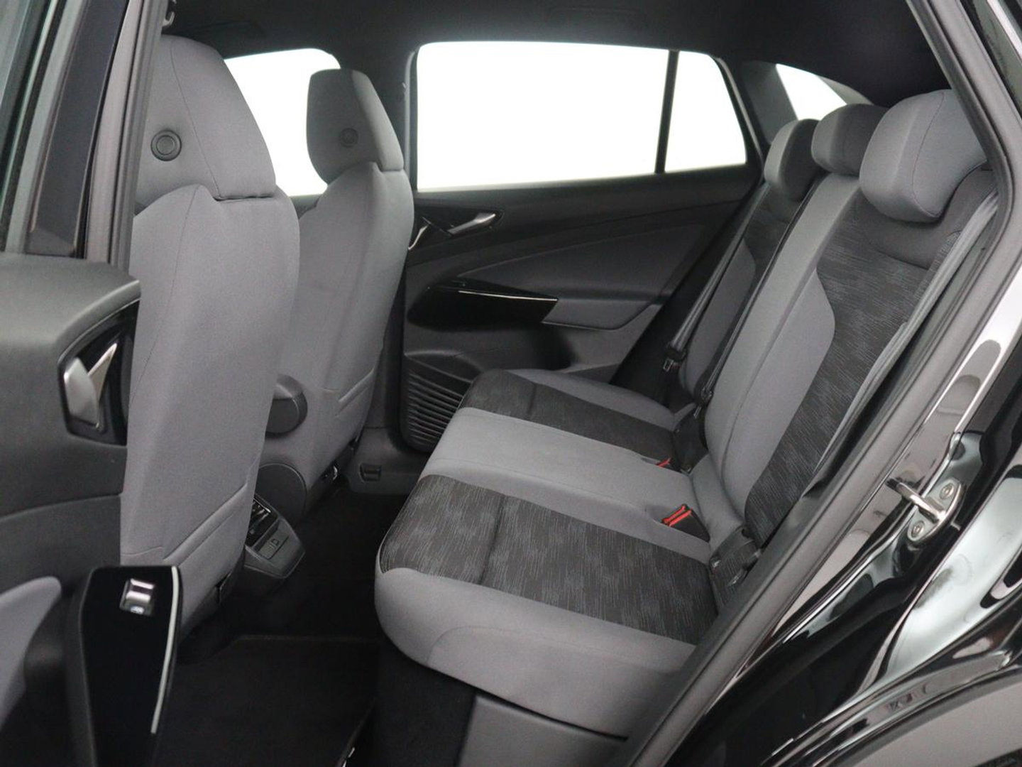 Volkswagen ID.4 Pro 77 kWh | SOH 95,4% | Adaptive cruise | Lane assist | Stuur/stoelverwarming | Climate control | Sfeerverlichting | Carplay | Park assist | 20" velgen