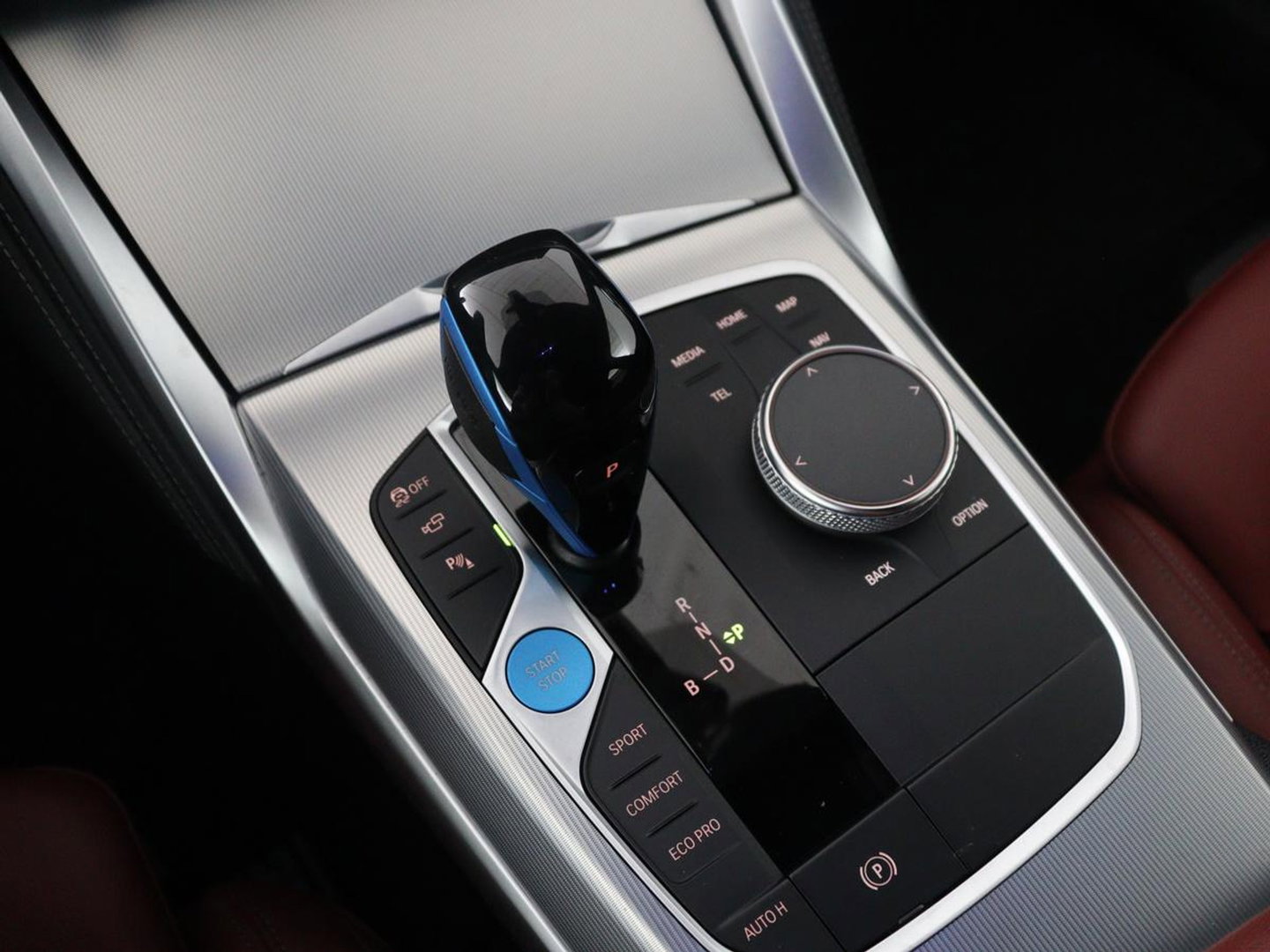 BMW i4 M50 High Executive 84 kWh | SOH 94,4% | Leder | Adaptive cruise | xDrive |  Stoelverwarming | Head-up | Harman/Kardon | Carplay | Sfeerverlichting | 360 camera | Park assist | Elektrische achterklep