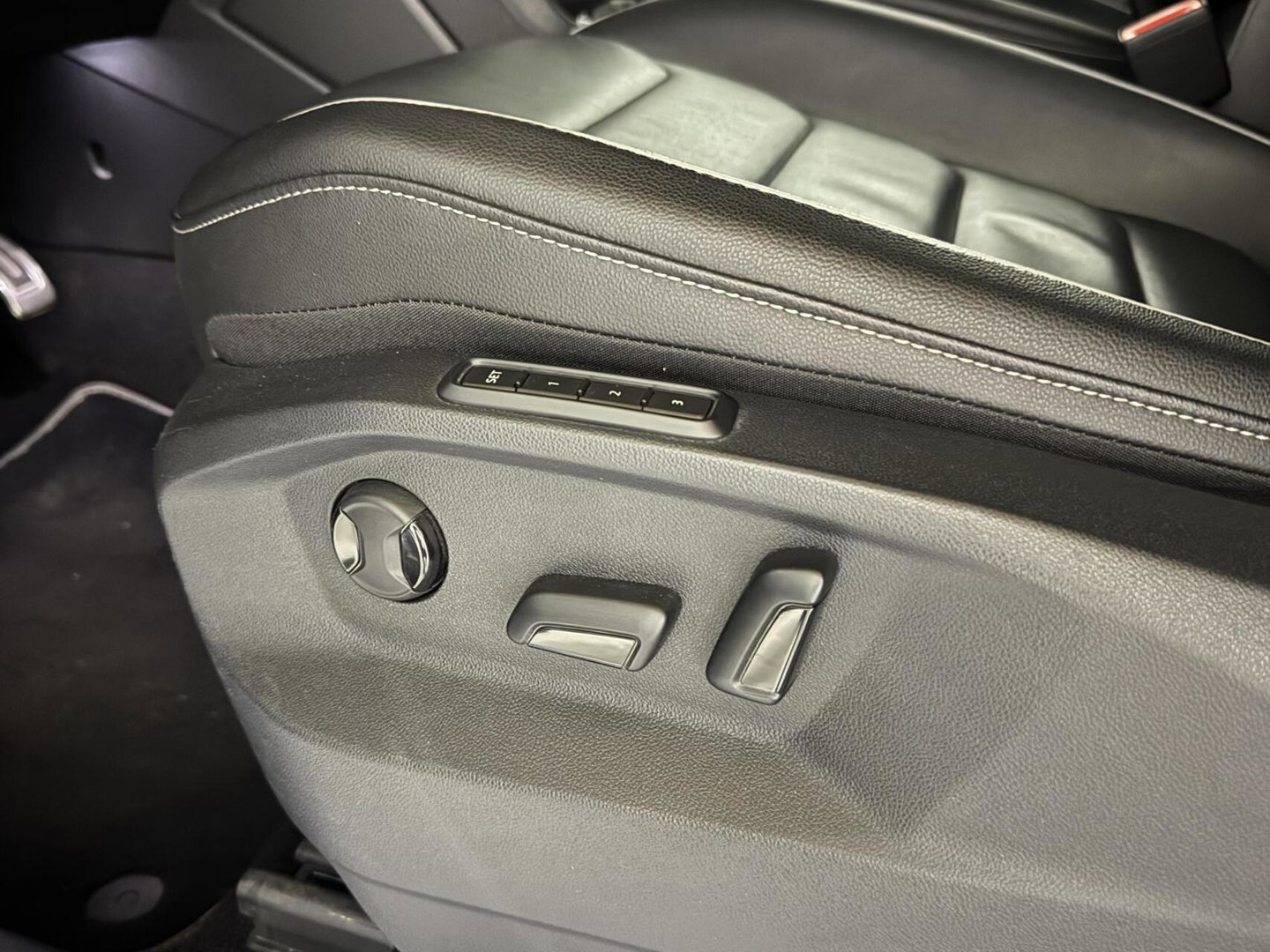 Volkswagen Tiguan 1.4 TSI eHybrid R-Line Black Edtion Leer Pano Memory 360°