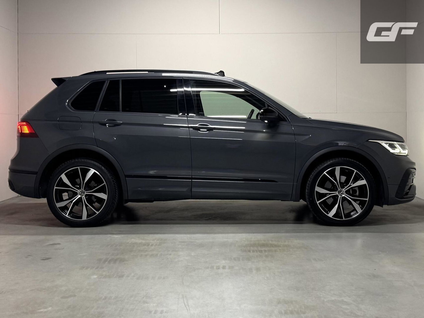Volkswagen Tiguan 1.4 TSI eHybrid R-Line Black Edtion Leer Pano Memory 360°