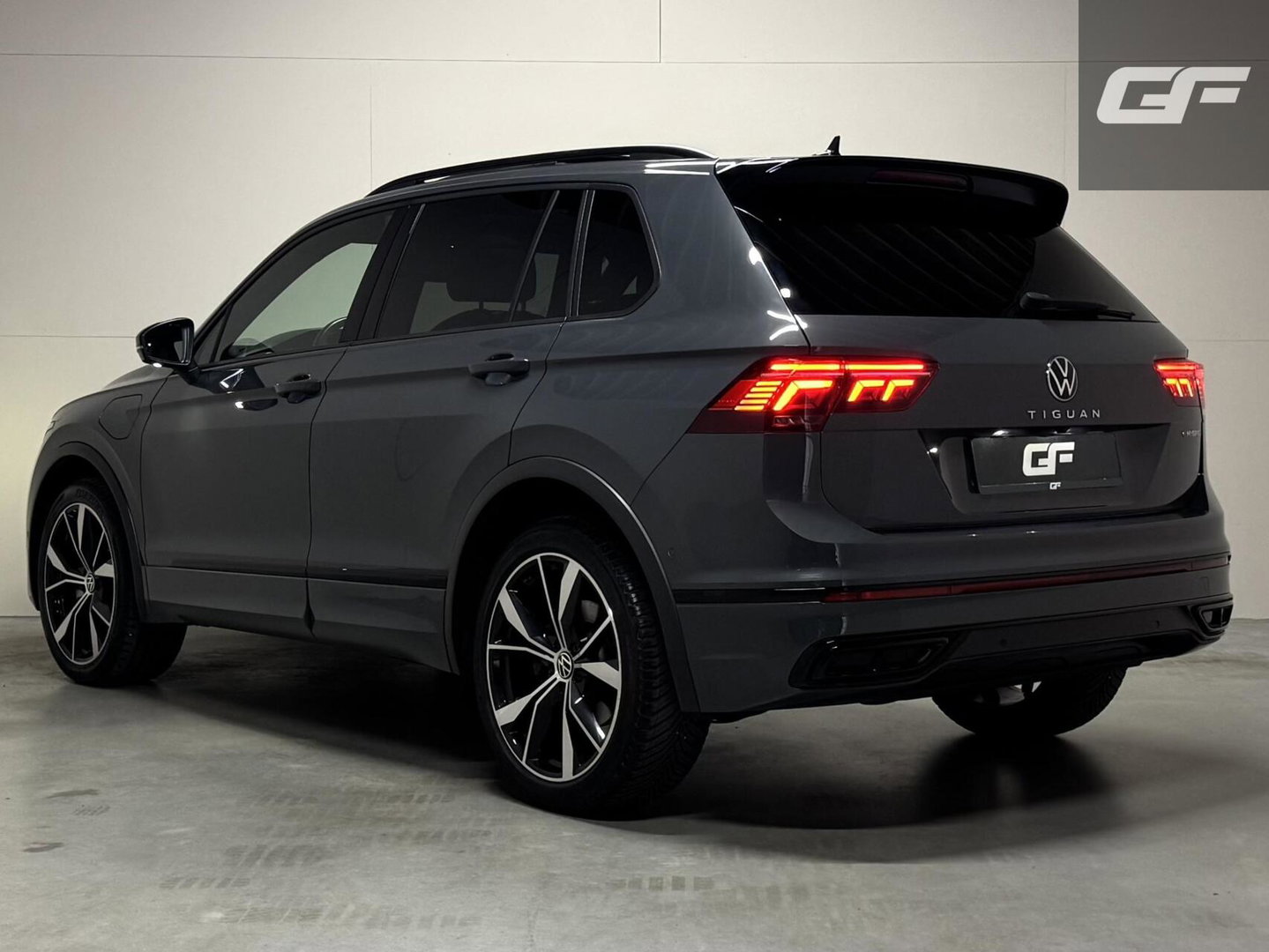 Volkswagen Tiguan 1.4 TSI eHybrid R-Line Black Edtion Leer Pano Memory 360°